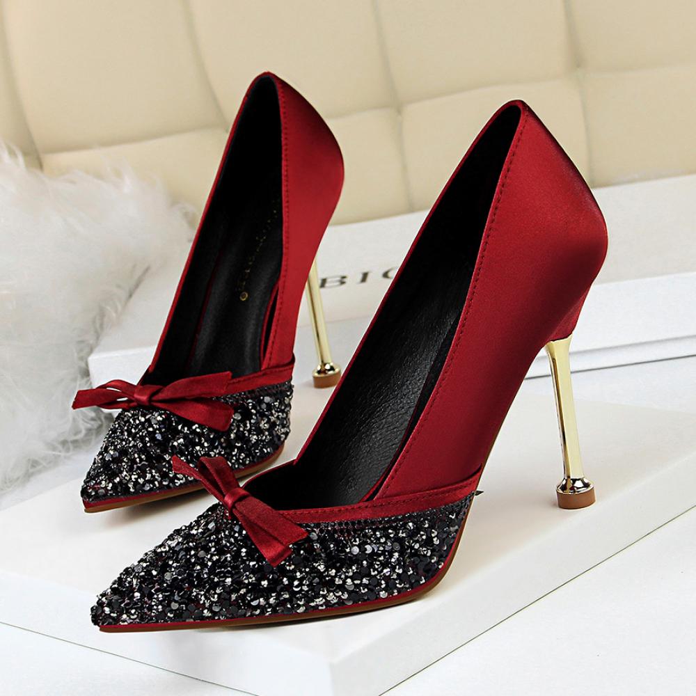 Elegant Luxury Brand Design Top Quality Wedding Shoe Shiny Christmas New  Year High Heels Crystal Lady Bridal Shoe - China Dress Shoe and Wedding  Shoe price | Made-in-China.com